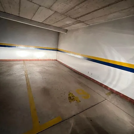 Apartment Unique Two-patios With Garage